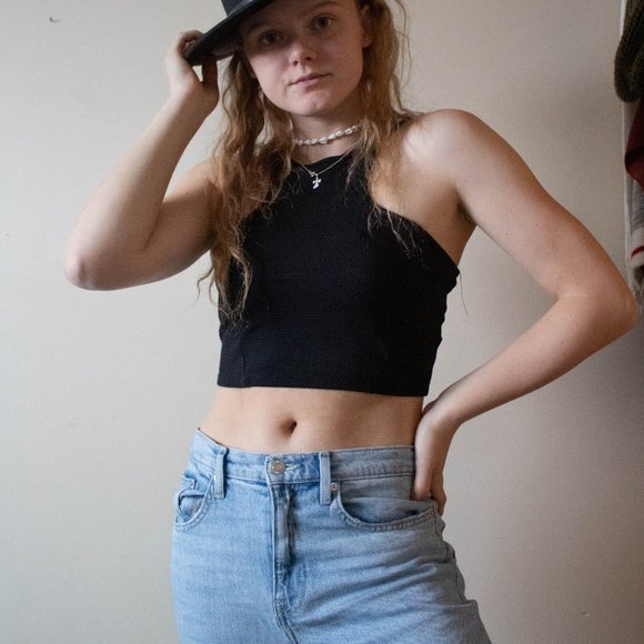 Black Tank - Picture 3 of 4